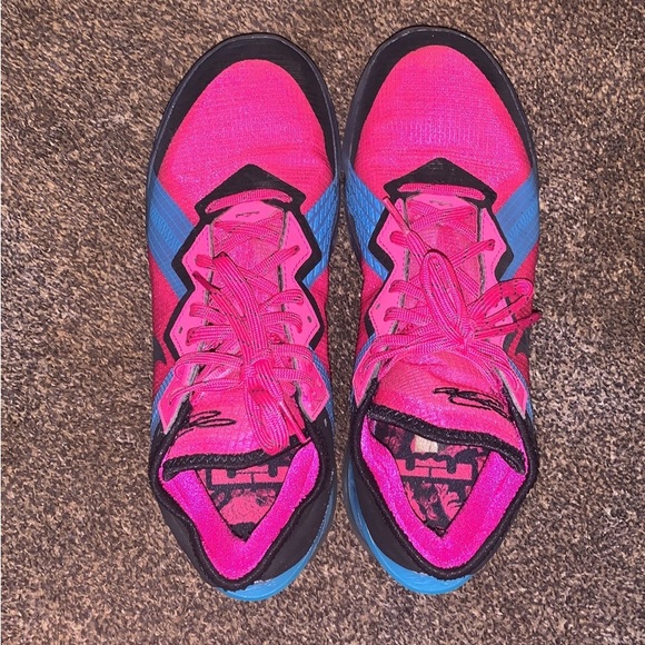 LeBron 18 Low ‘Neon Nights’ - Picture 3 of 5